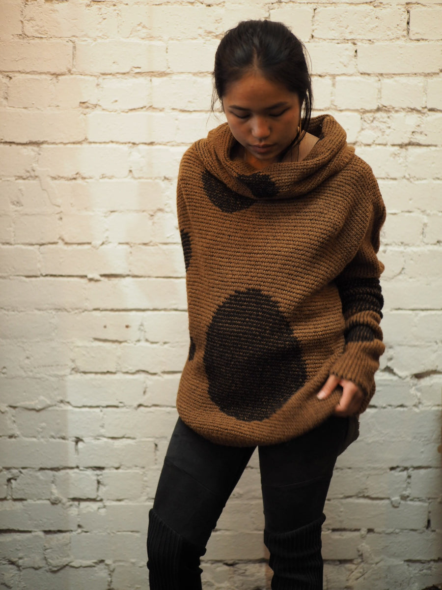 Over Size Spot Sweater (Alpaca) - Camel / Pink