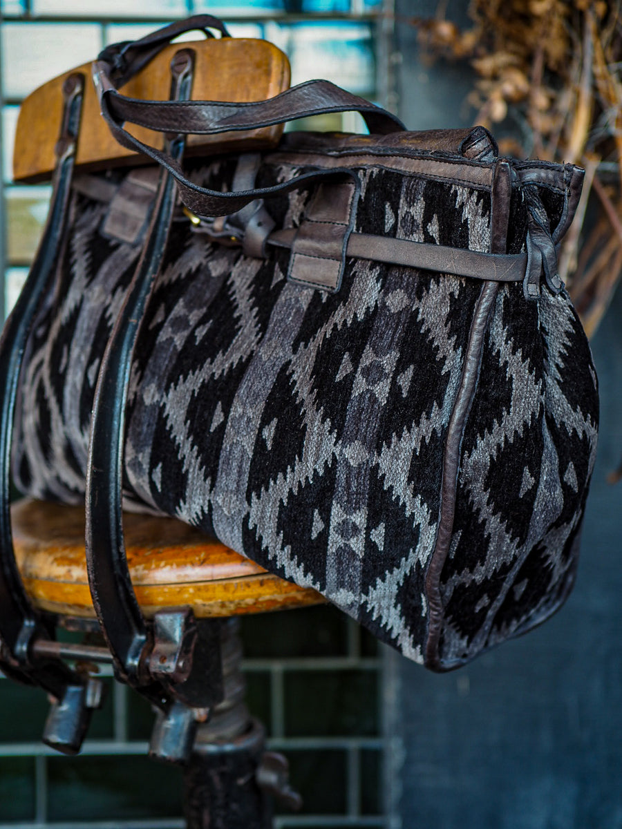 Teresa Shopping Bag in Patricia kilim velvet fabric and garment-dyed cowhide leather - Grey