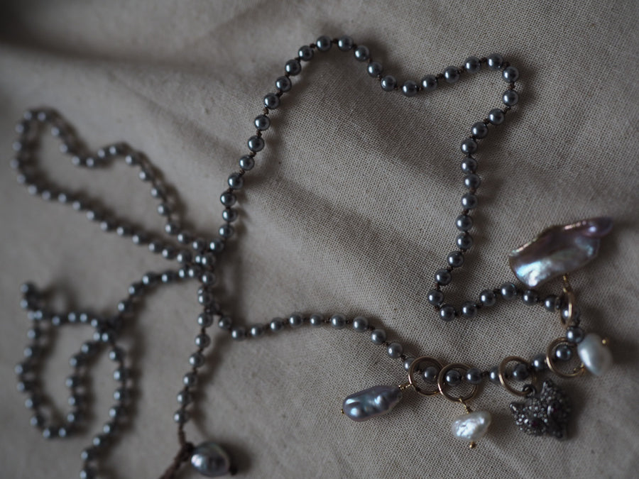 Foxy on grey Pearls