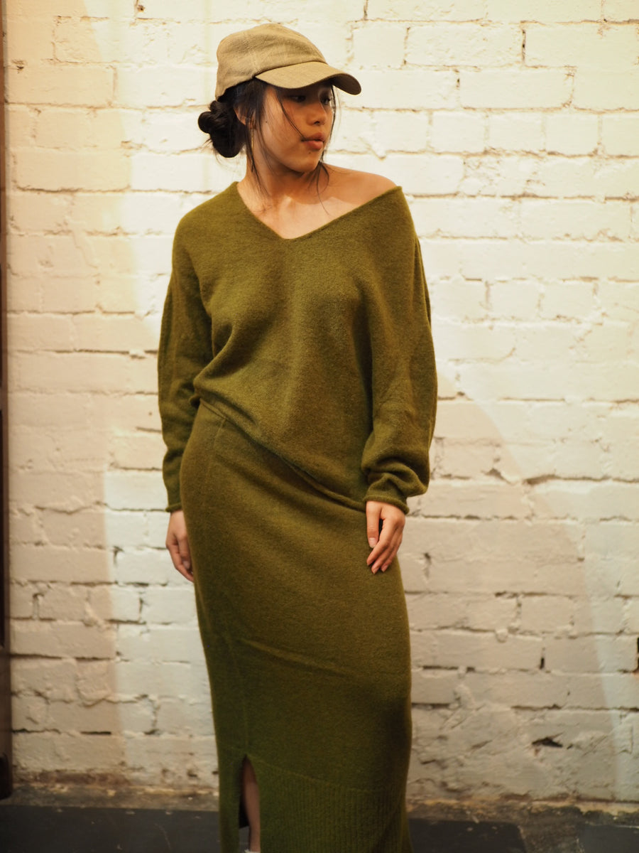 Light weight pencil skirt (Baby alpaca) - Moss green