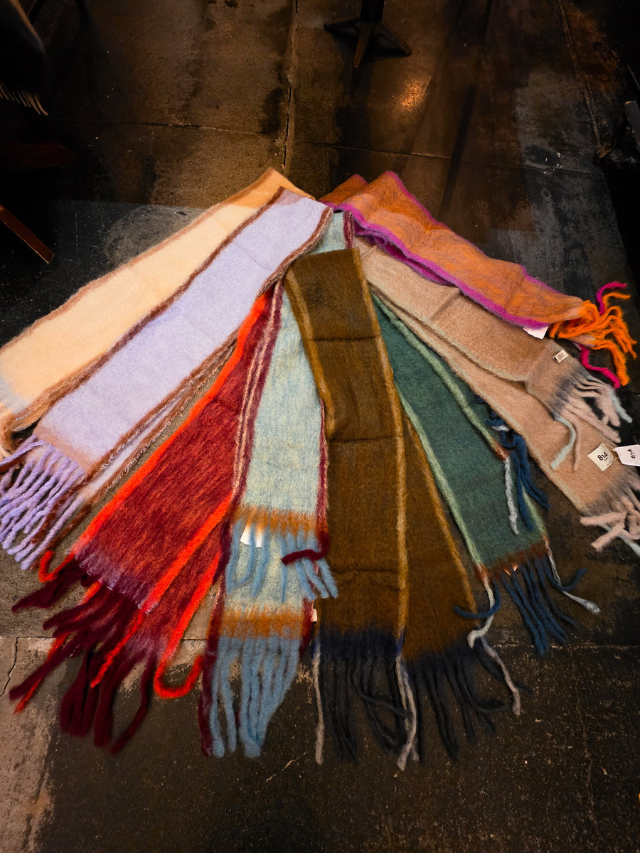 Mantas Ezcaray Twist Frame Scarf (Mohair) - TW 6F Pinks And Orange