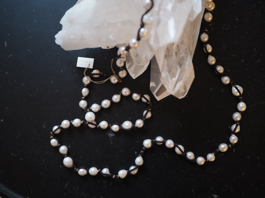 Tahitian Pearls Necklace (Leather)- Ivory