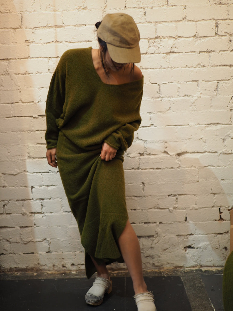 Light weight pencil skirt (Baby alpaca) - Moss green
