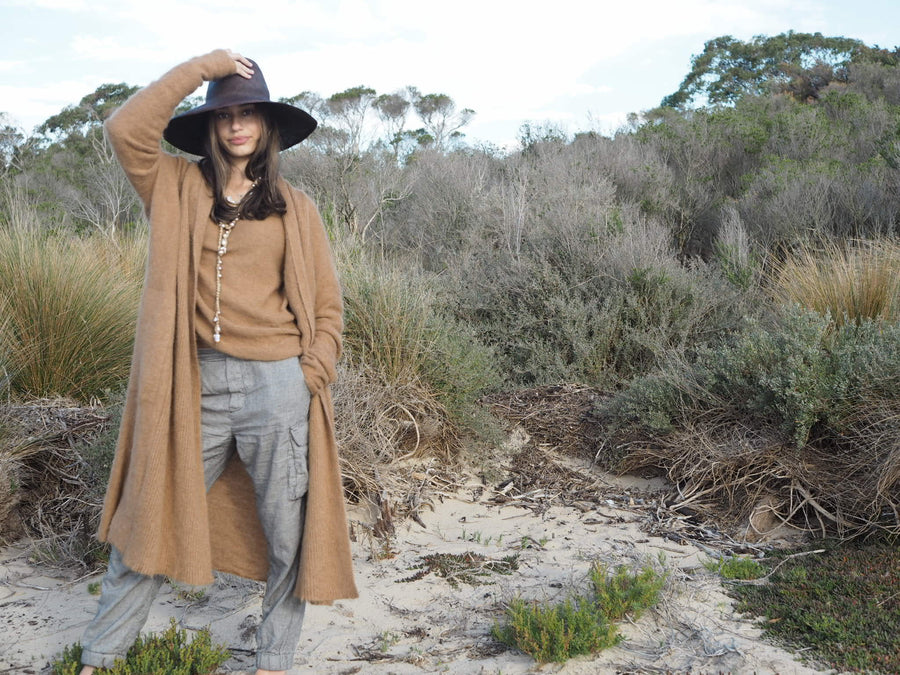 Luxe Light Weight V-Neck Sweater (Alpaca) - Camel