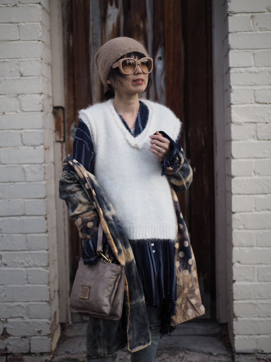 knitted V neck Vest (Alpaca) - Snow