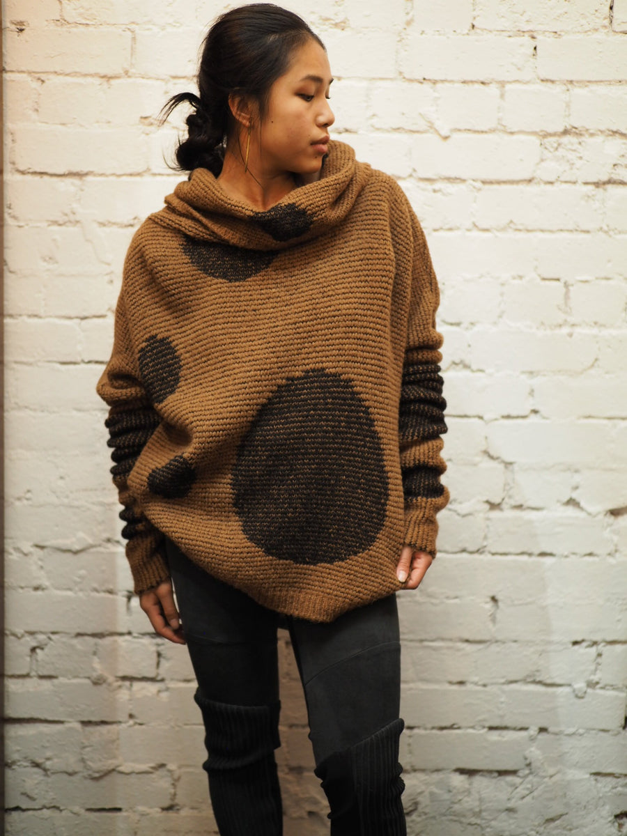 Over Size Spot Sweater (Alpaca) - Camel / Pink