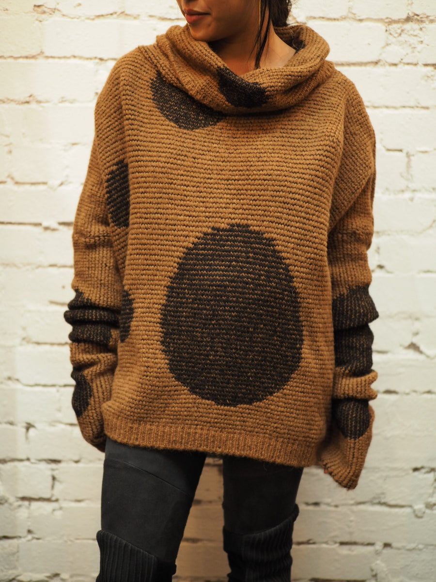 Over Size Spot Sweater (Alpaca) - Camel / Pink