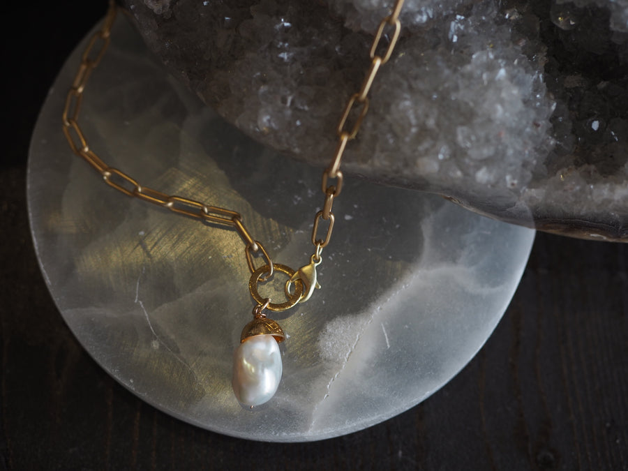 Simple single drop Necklace - Baroque Pearl