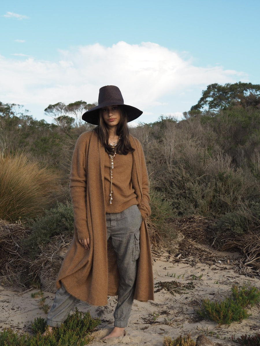 Luxe Light Weight V-Neck Sweater (Alpaca) - Camel