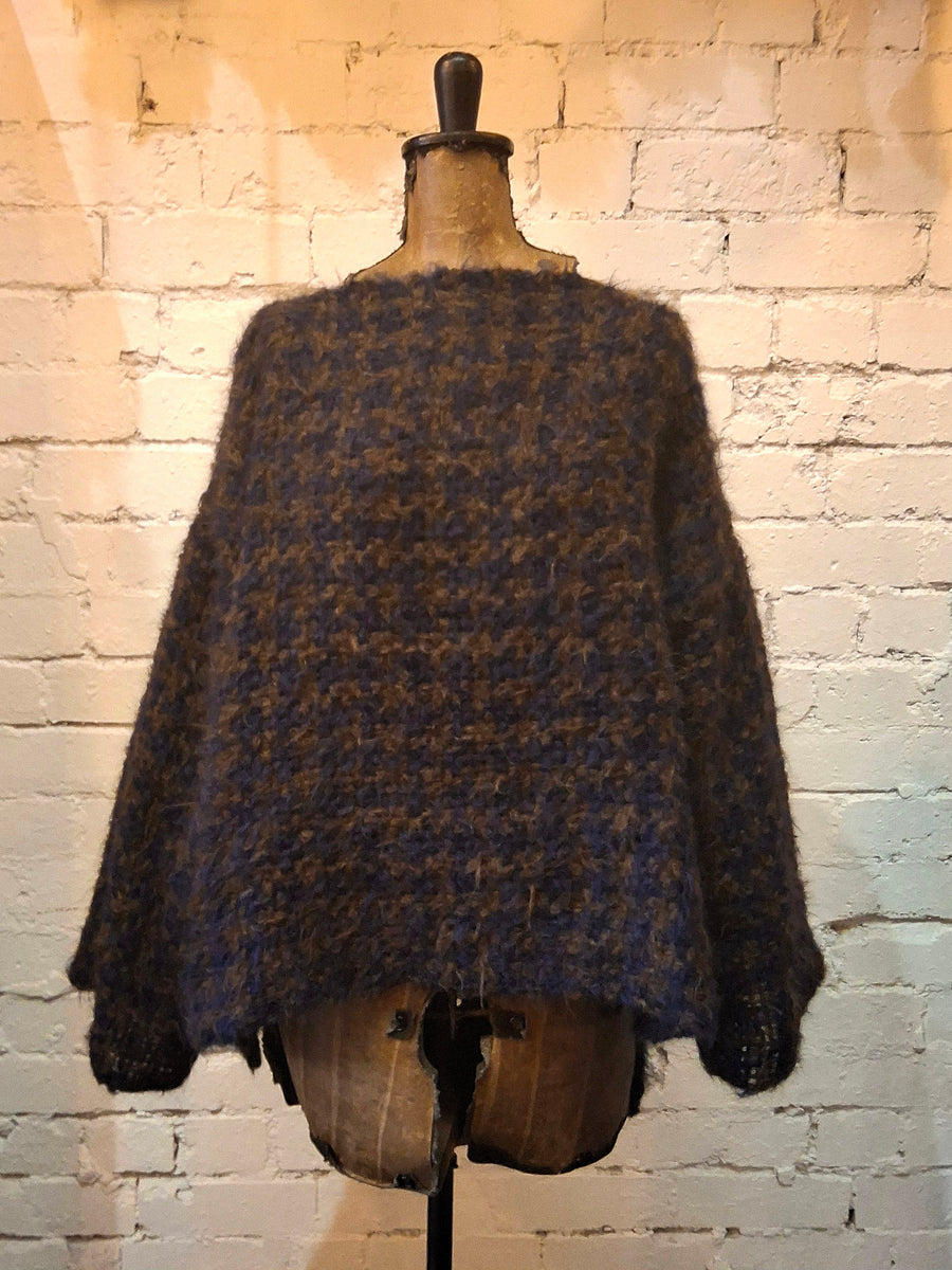 Hand loom 2 tone houndstooth sweater