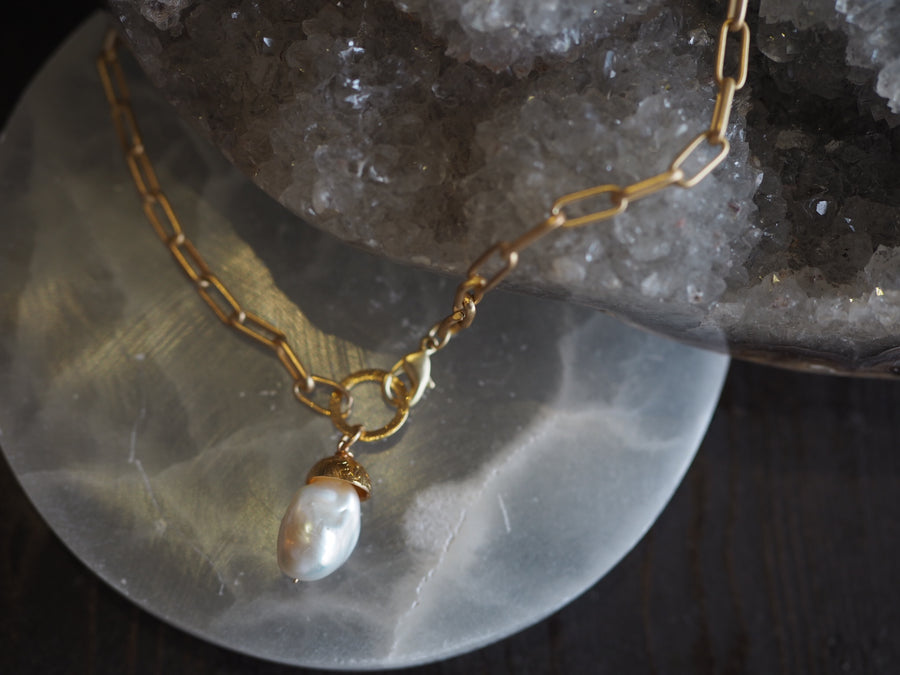 Simple single drop Necklace - Baroque Pearl