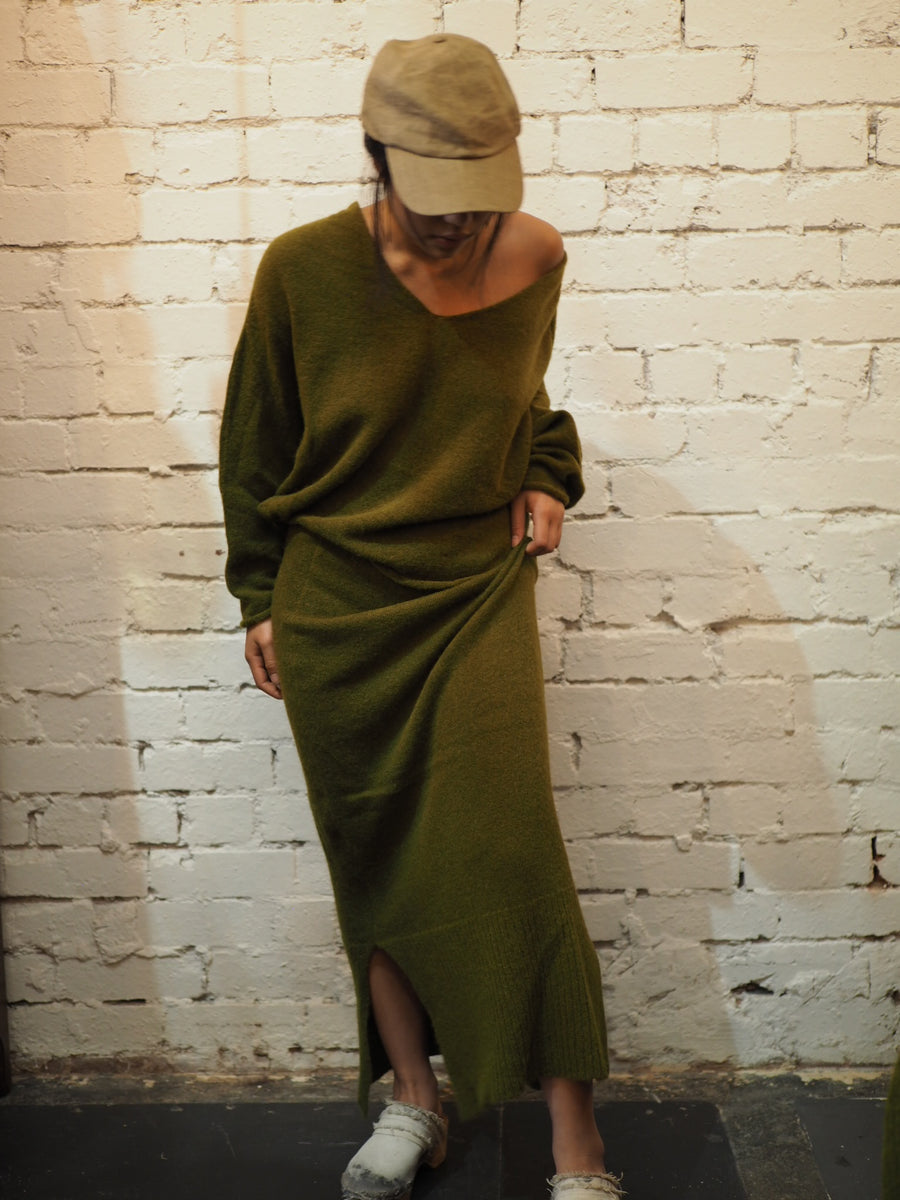 Light weight pencil skirt (Baby alpaca) - Moss green