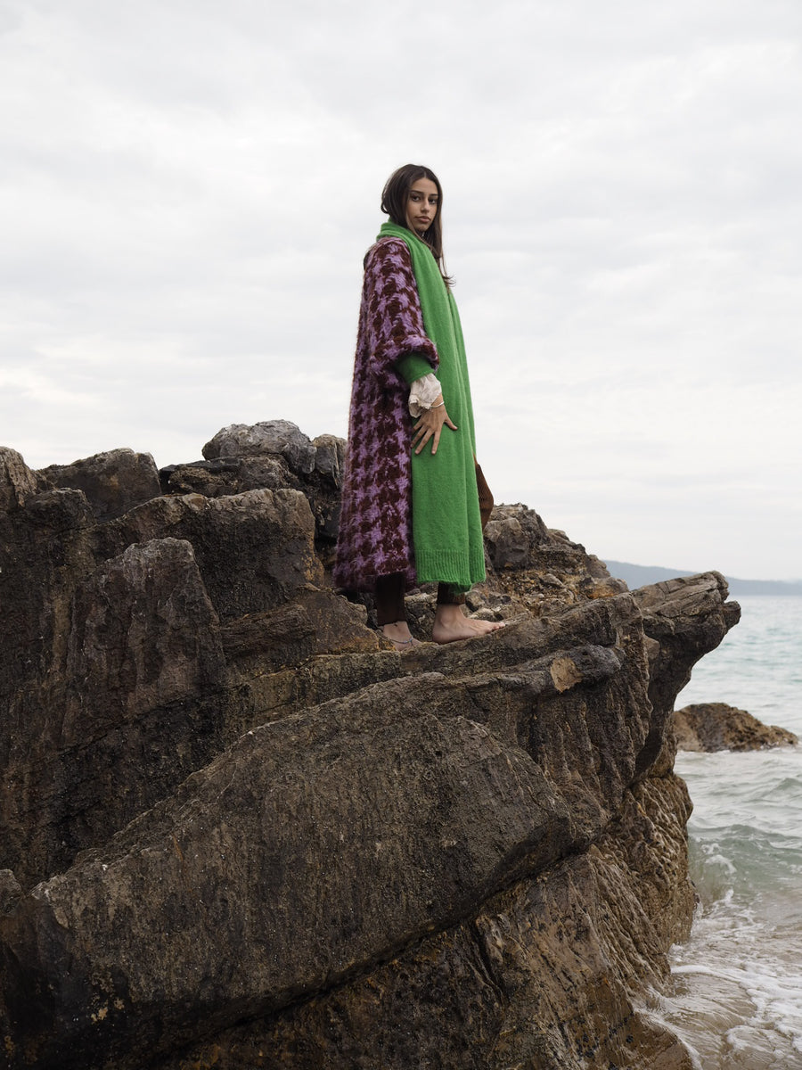 Hand-loom Maxi coat in large houndstooth weave (Alpaca) - Lilac/Cognac