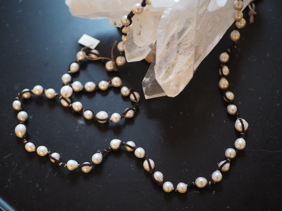 Tahitian Pearls Necklace (Leather)- Ivory