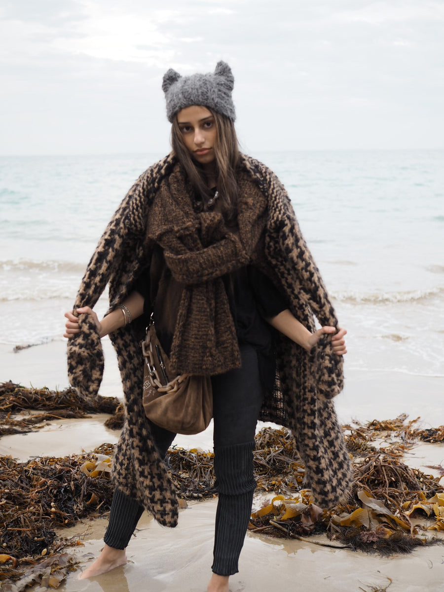 Hand-Loom Maxi Coat In Baby Houndstooth (Alpaca) Camel-Black