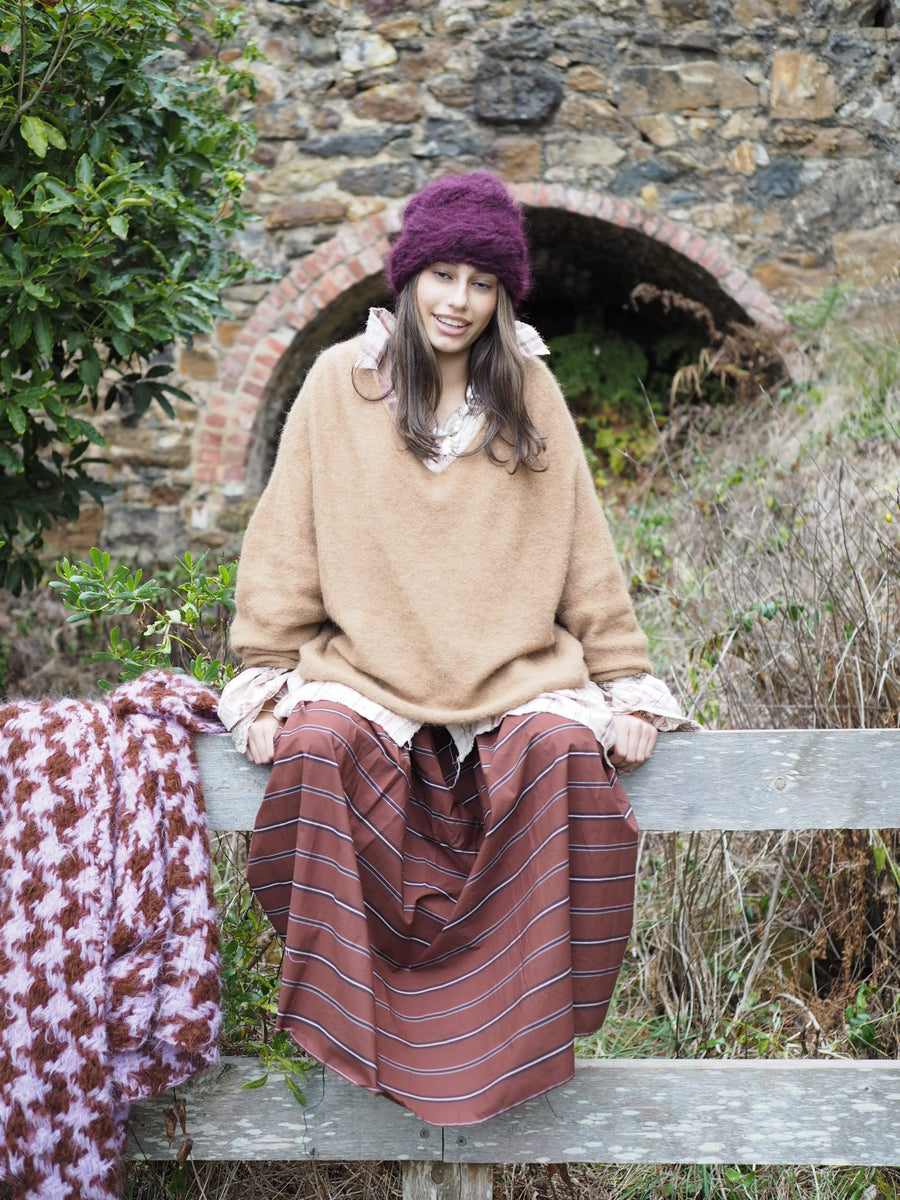 Luxe Light Weight V-Neck Sweater (Alpaca) - Camel