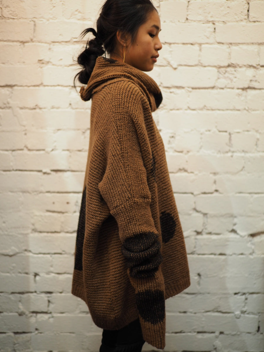 Over Size Spot Sweater (Alpaca) - Camel / Pink