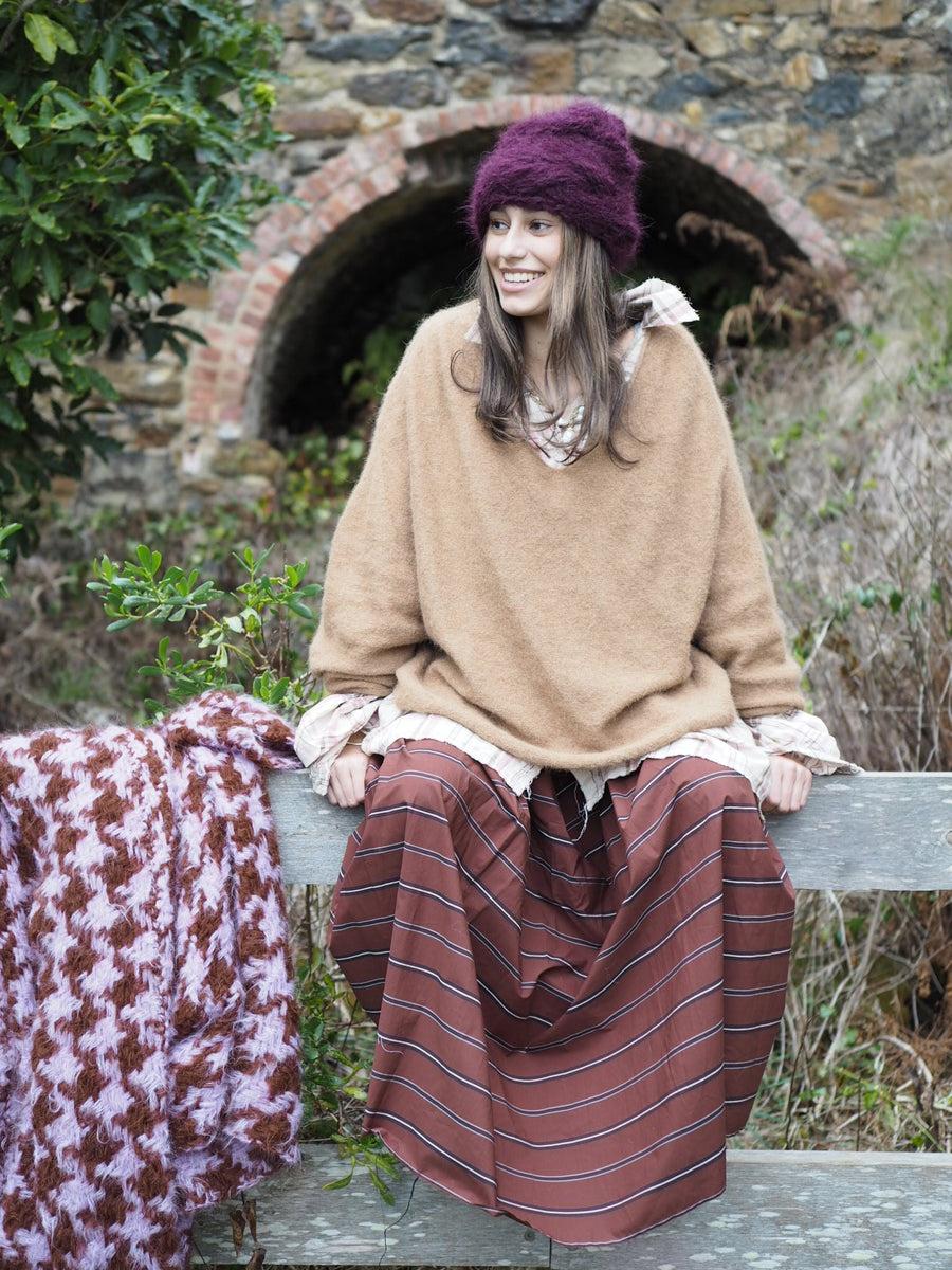 Luxe Light Weight V-Neck Sweater (Alpaca) - Camel