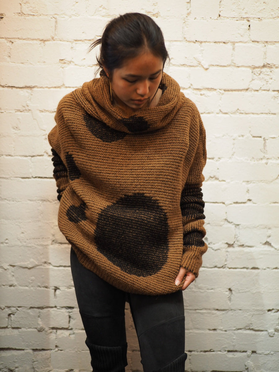 Over Size Spot Sweater (Alpaca) - Camel / Pink