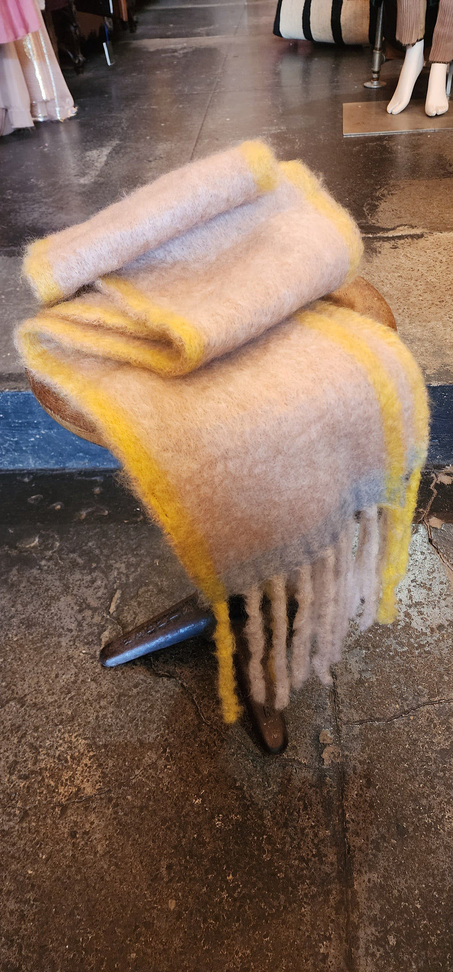 Mantas Ezcaray Twist Frame Scarf (Mohair) - TW-3F Blush and Lemon