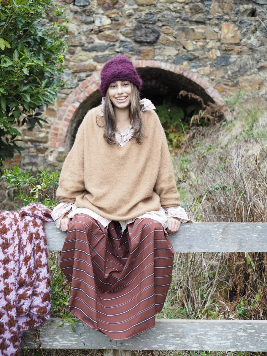 Luxe Light Weight V-Neck Sweater (Alpaca) - Camel