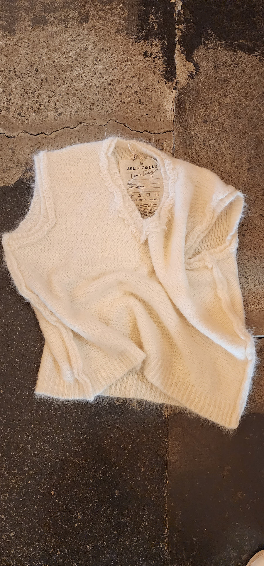 knitted V neck Vest (Alpaca) - Snow