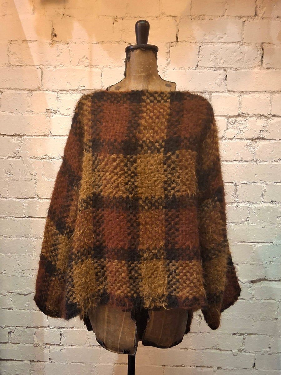 Hand loom 3 tone sweater