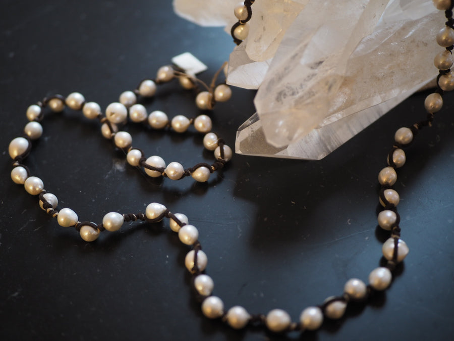 Tahitian Pearls Necklace (Leather)- Ivory