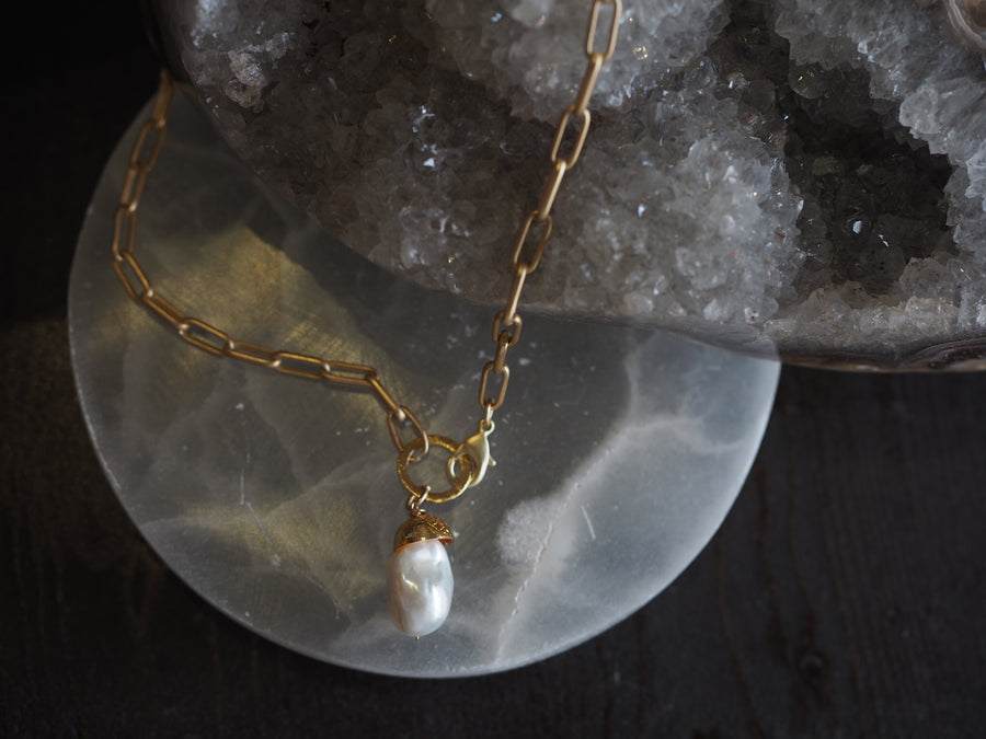 Simple single drop Necklace - Baroque Pearl