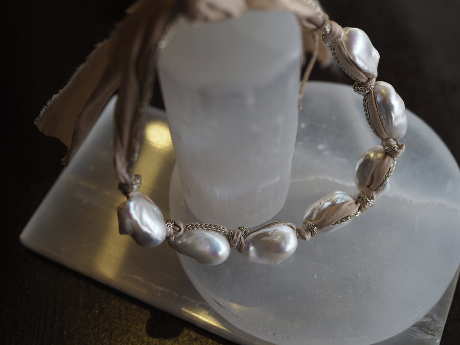 Silk Ribbon Baroque Pearls Necklace - Natural Silk Ivory Pearls