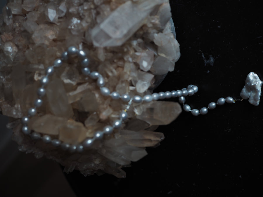 Matt Lariat Necklace - silver Baroque Pearls