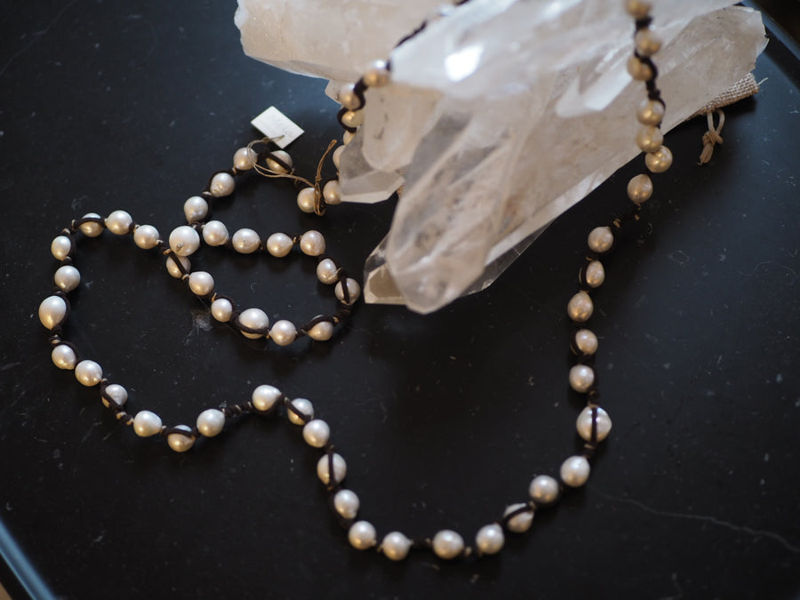 Tahitian Pearls Necklace (Leather)- Ivory