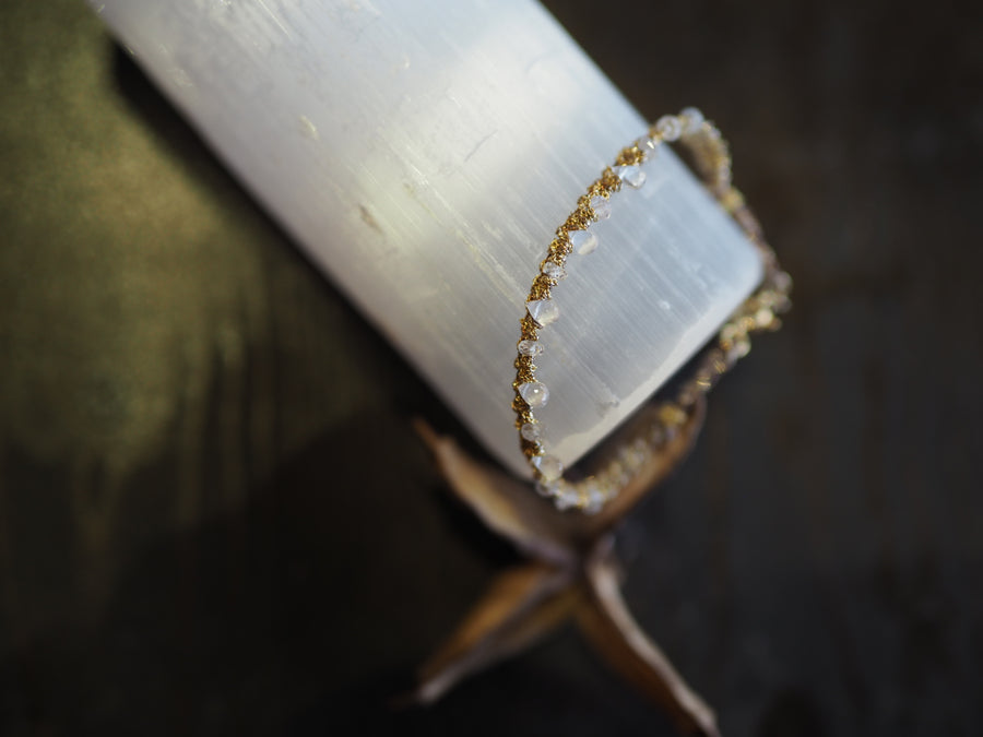 Precious Drop Hand Loom Bracelet (Sterling Silver Gold Plated) Sapphire - white labradorite