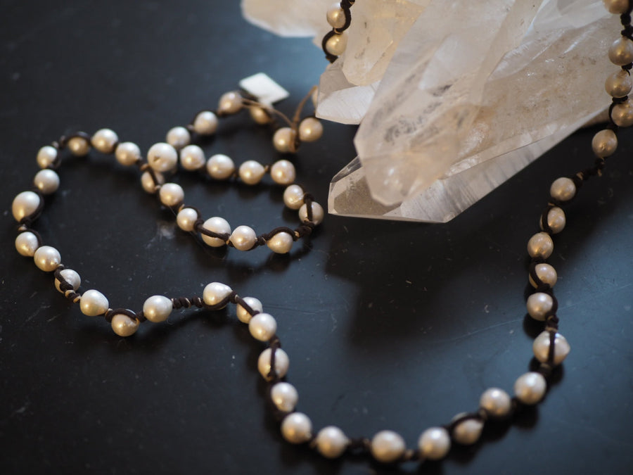 Tahitian Pearls Necklace (Leather)- Ivory