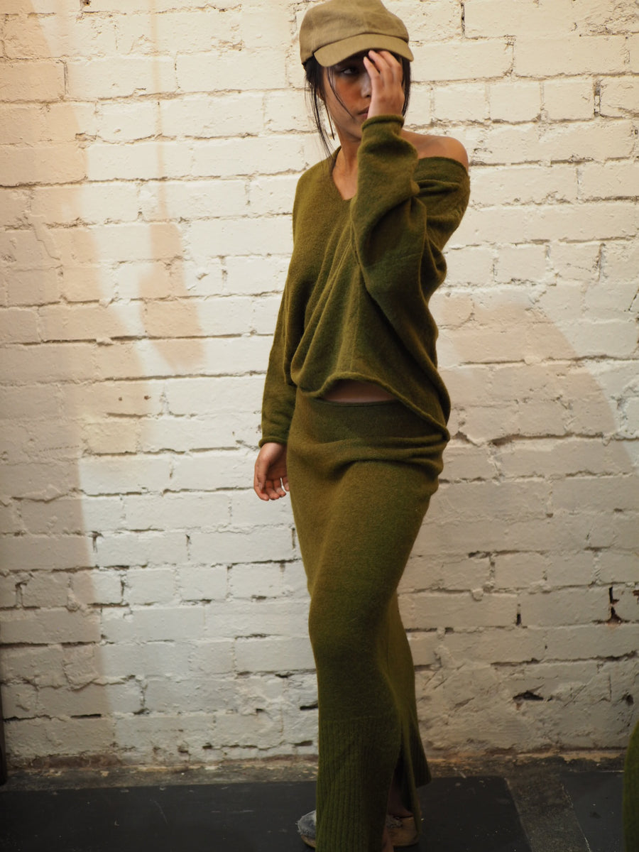 Light weight pencil skirt (Baby alpaca) - Moss green