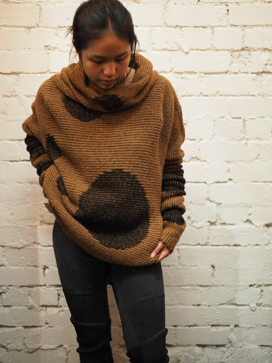 Over Size Spot Sweater (Alpaca) - Camel / Pink