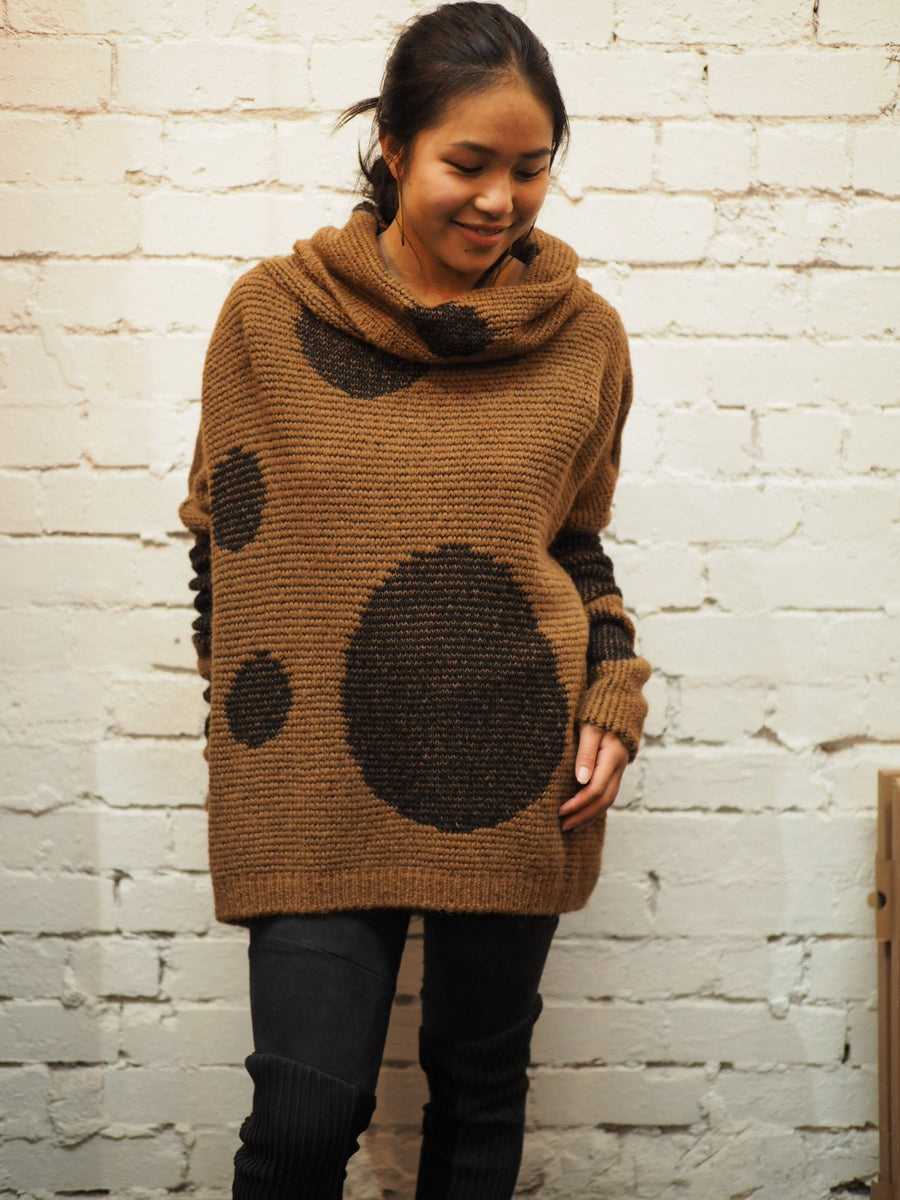 Over Size Spot Sweater (Alpaca) - Camel / Pink