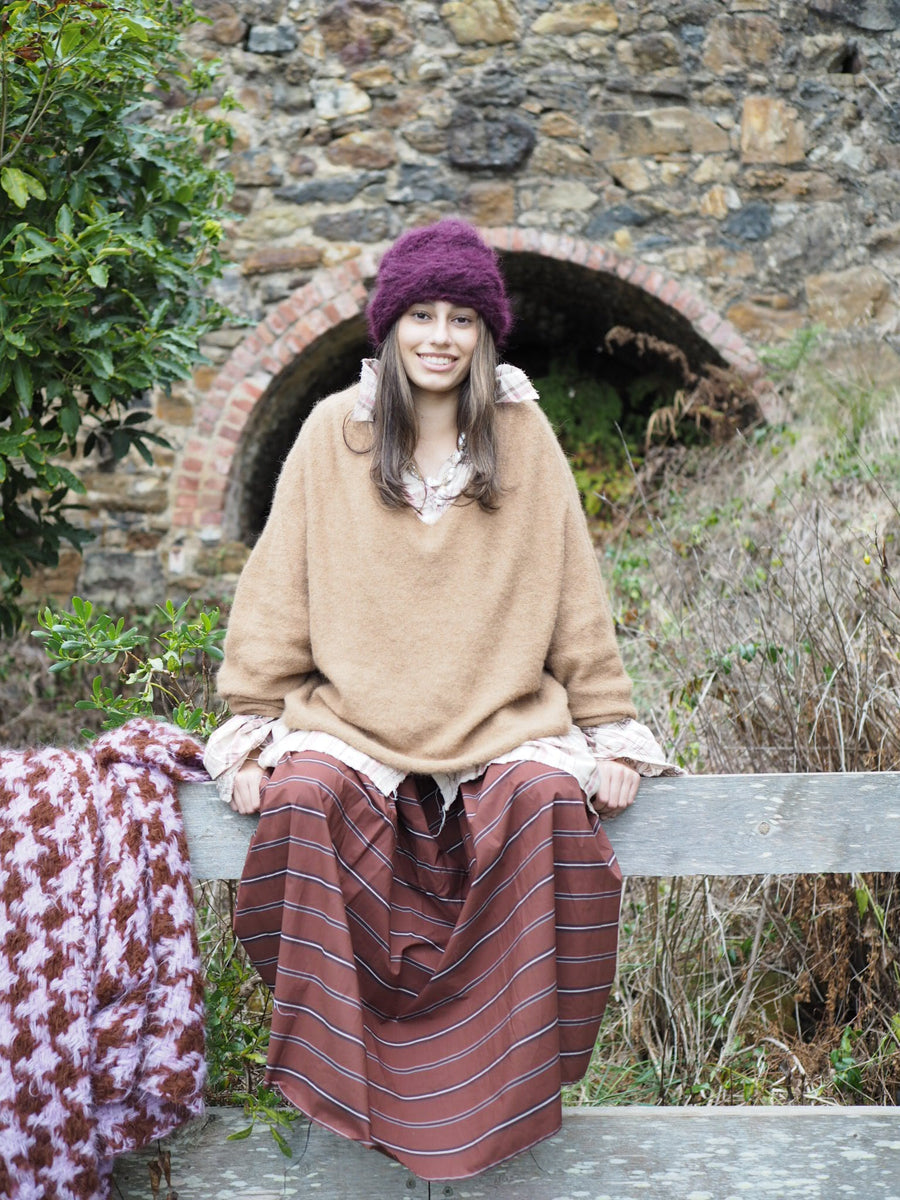 Luxe Light Weight V-Neck Sweater (Alpaca) - Camel