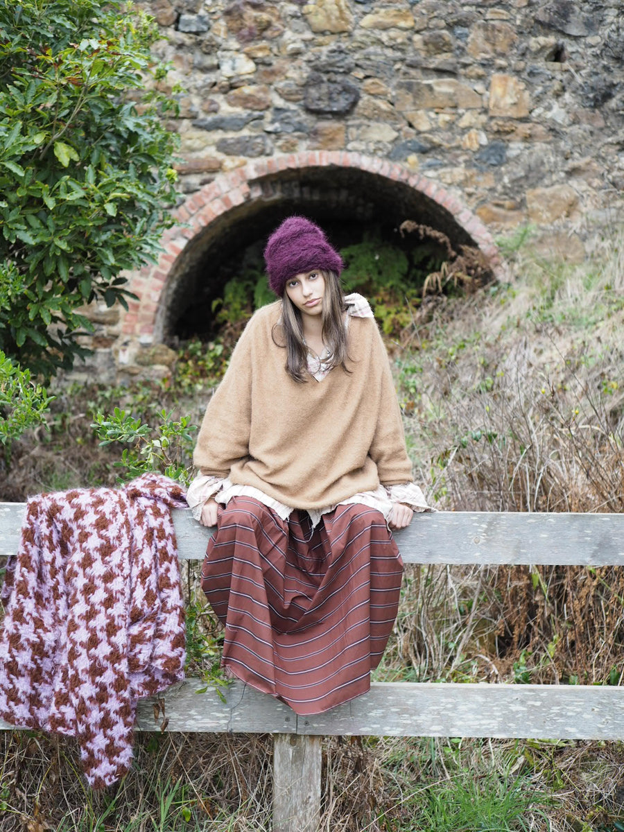 Luxe Light Weight V-Neck Sweater (Alpaca) - Camel