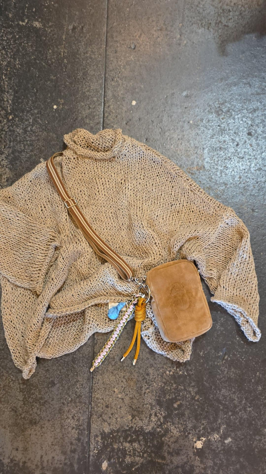 Hand knit Top with crew neckline (Linen)