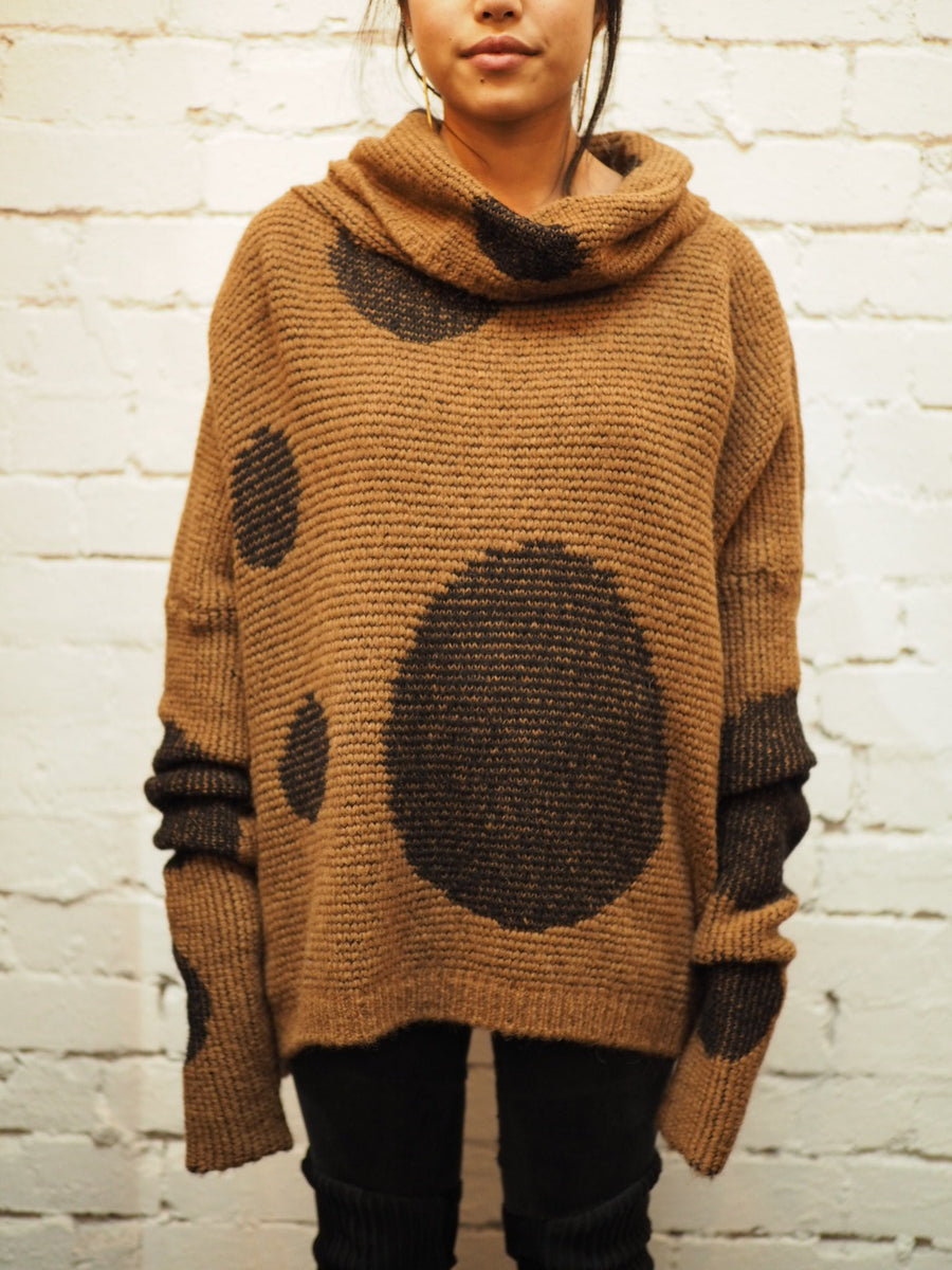 Over Size Spot Sweater (Alpaca) - Camel / Pink