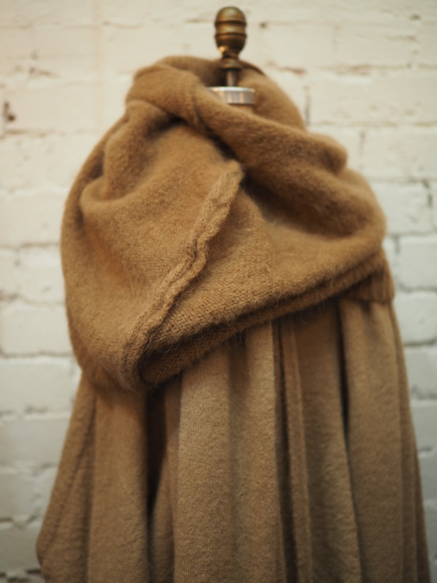 Luxe Light Weight V-Neck Sweater (Alpaca) - Camel