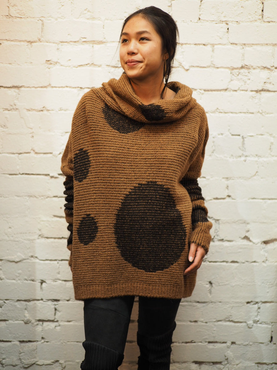 Over Size Spot Sweater (Alpaca) - Camel / Pink