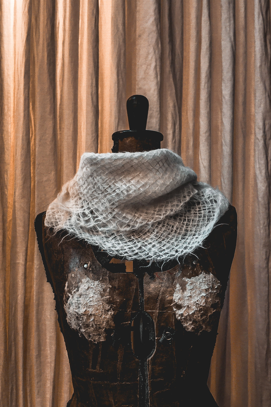 Hand loom snood collar (Alpaca) - Snow white