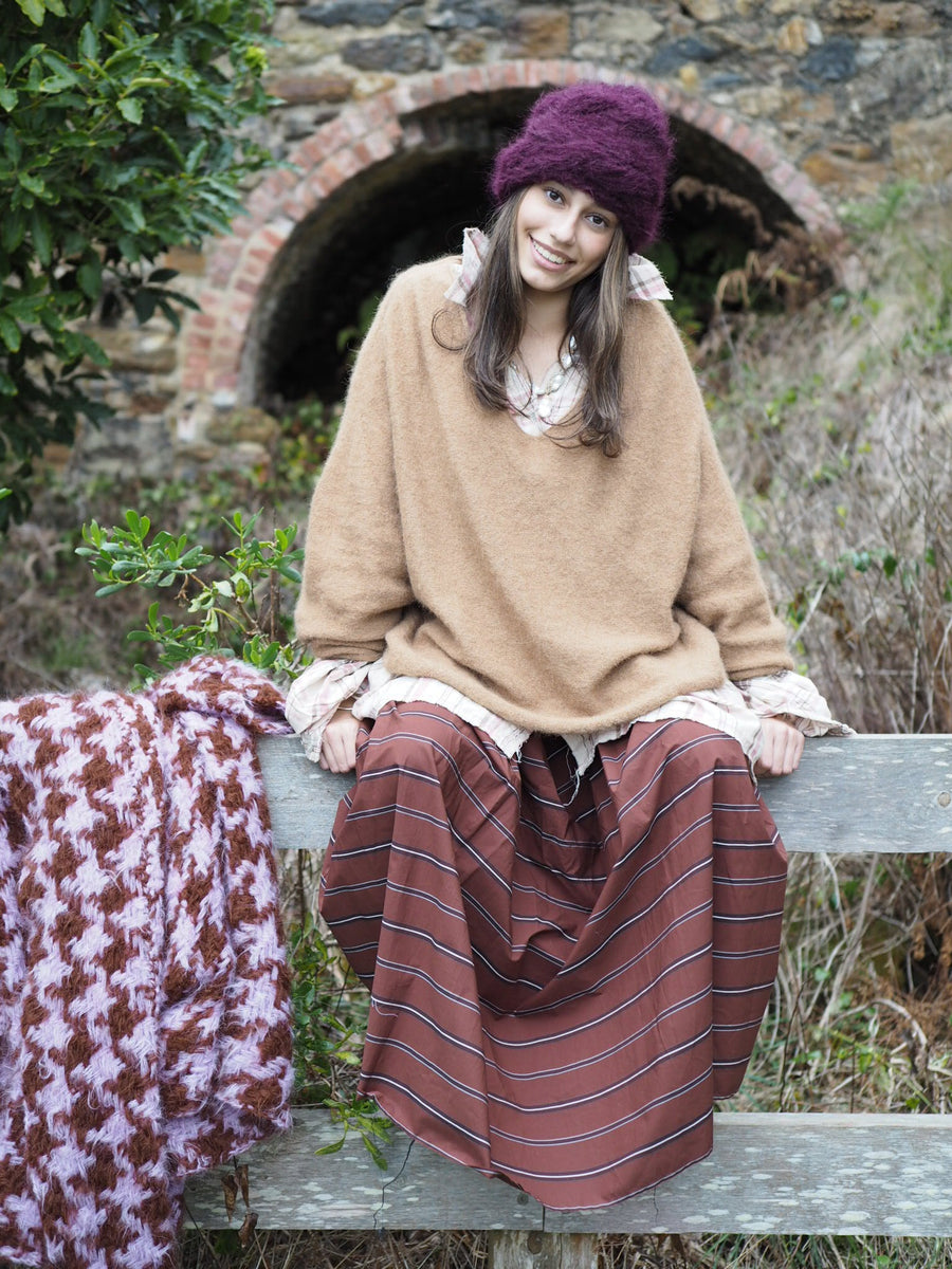 Luxe Light Weight V-Neck Sweater (Alpaca) - Camel
