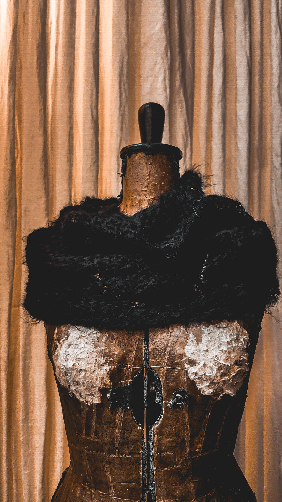 Hand loom snood collar (Alpaca)- Black