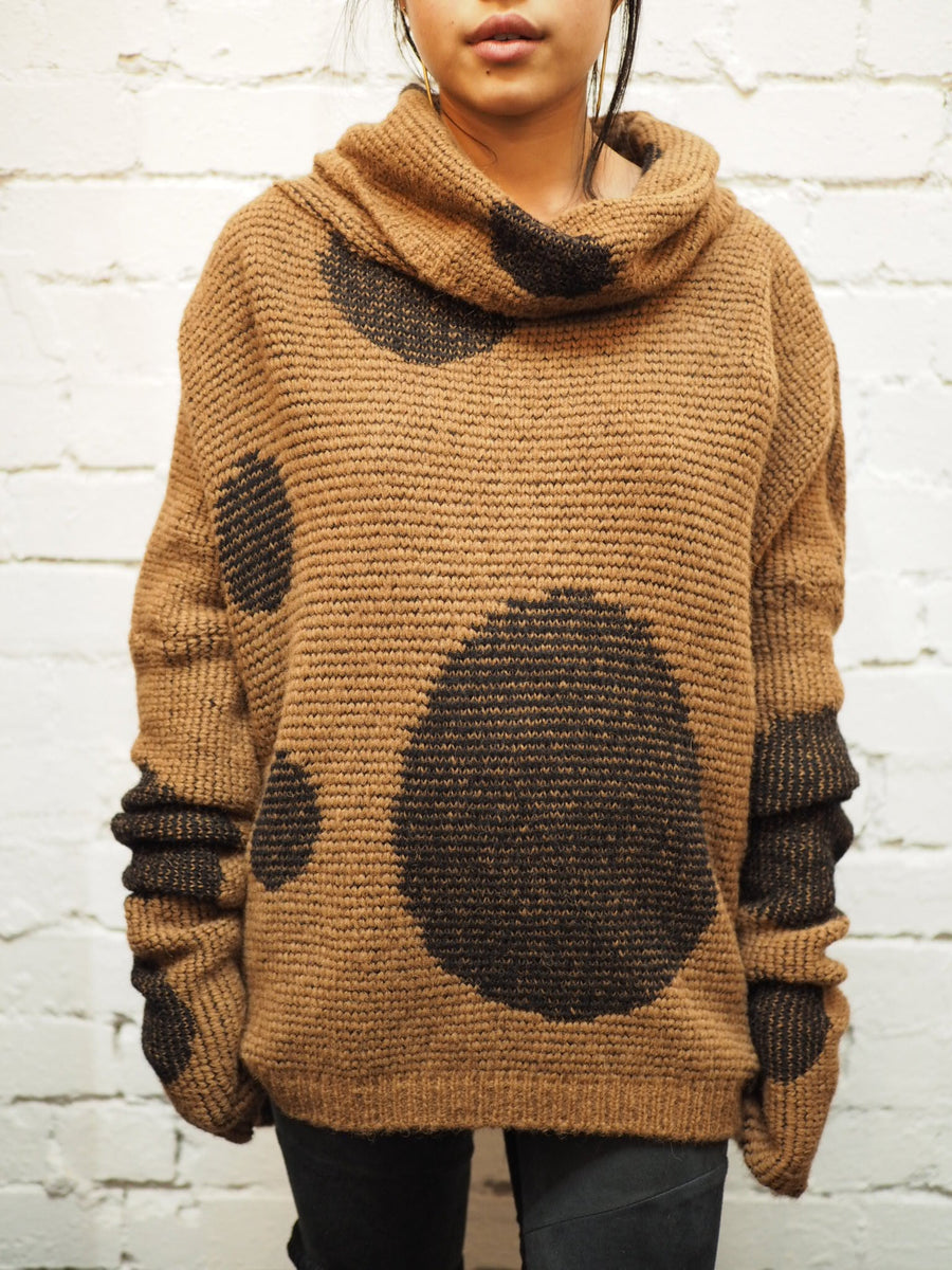Over Size Spot Sweater (Alpaca) - Camel / Pink