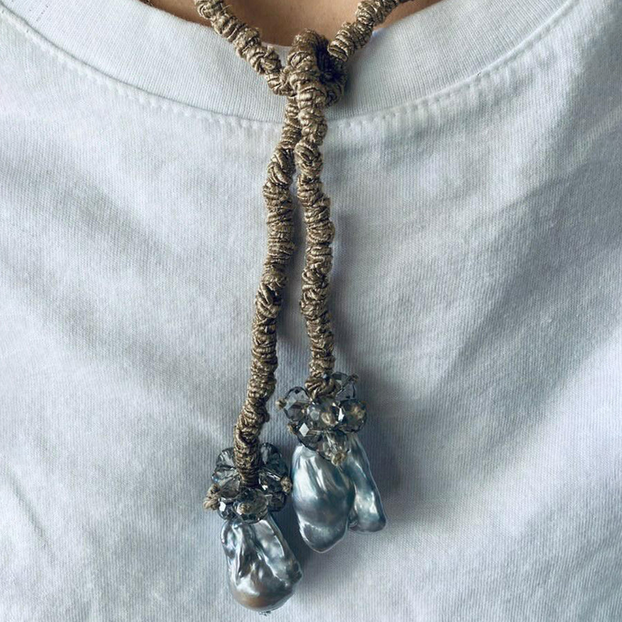 Mela lariat with drop Pearl