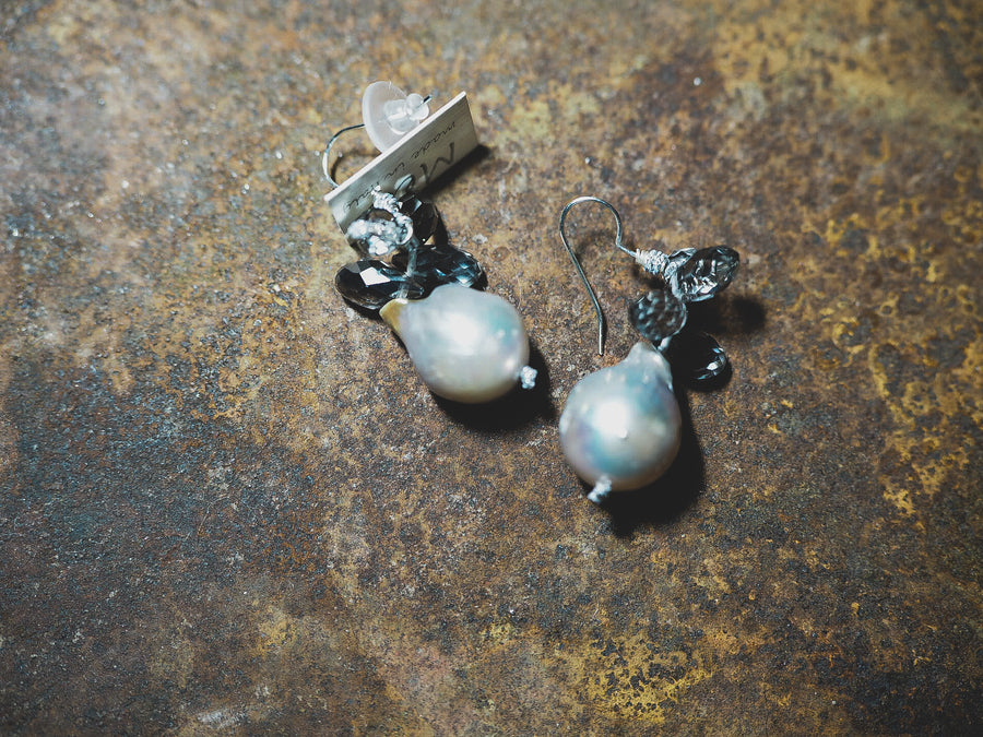 Mela drop pearl earrings with smoky quarz crystals