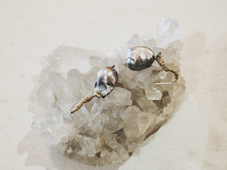 Mela single drop pearl earrings